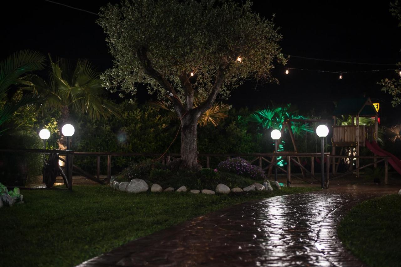 Agriturismo Il Casale ポンテ・ガレリア エクステリア 写真