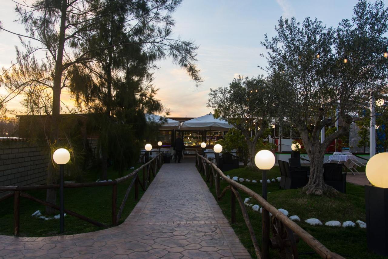 Agriturismo Il Casale ポンテ・ガレリア エクステリア 写真