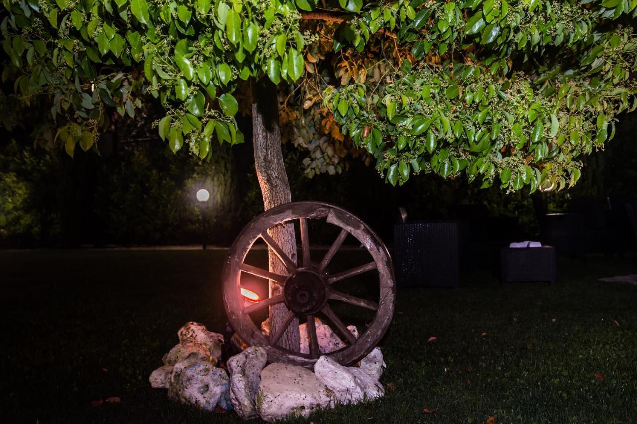 Agriturismo Il Casale ポンテ・ガレリア エクステリア 写真